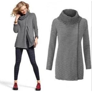 CABI Women’s Black White Fergie Split Turtleneck Sweater Medium Style #3167